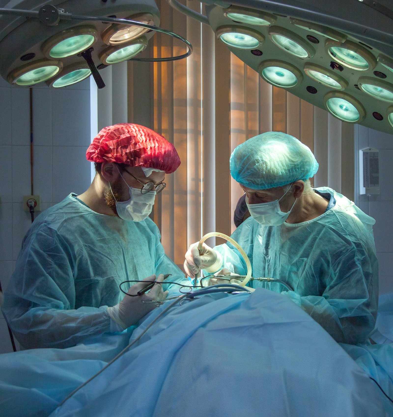 Basur (Hemoroid): Belirtileri, Evde Çözümler ve Tedavi 3 Hemoroid modern lazer ve cerrahi tedavi