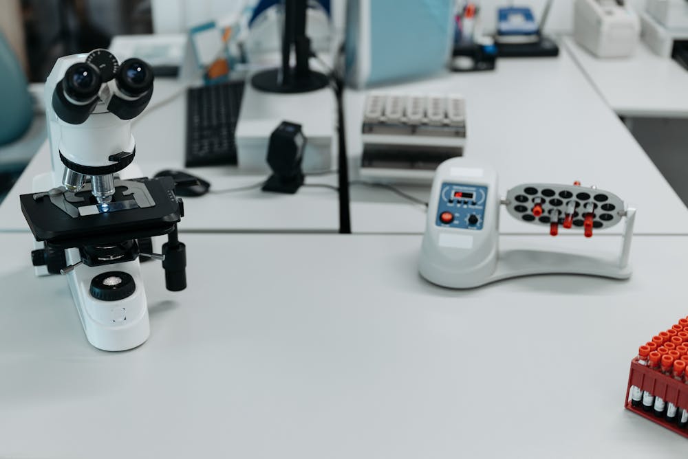 Lökosit Nedir? Yüksek ve Düşük Lökosit Değerleri Anlamı 2 Kan ornegi tup el laboratuvar