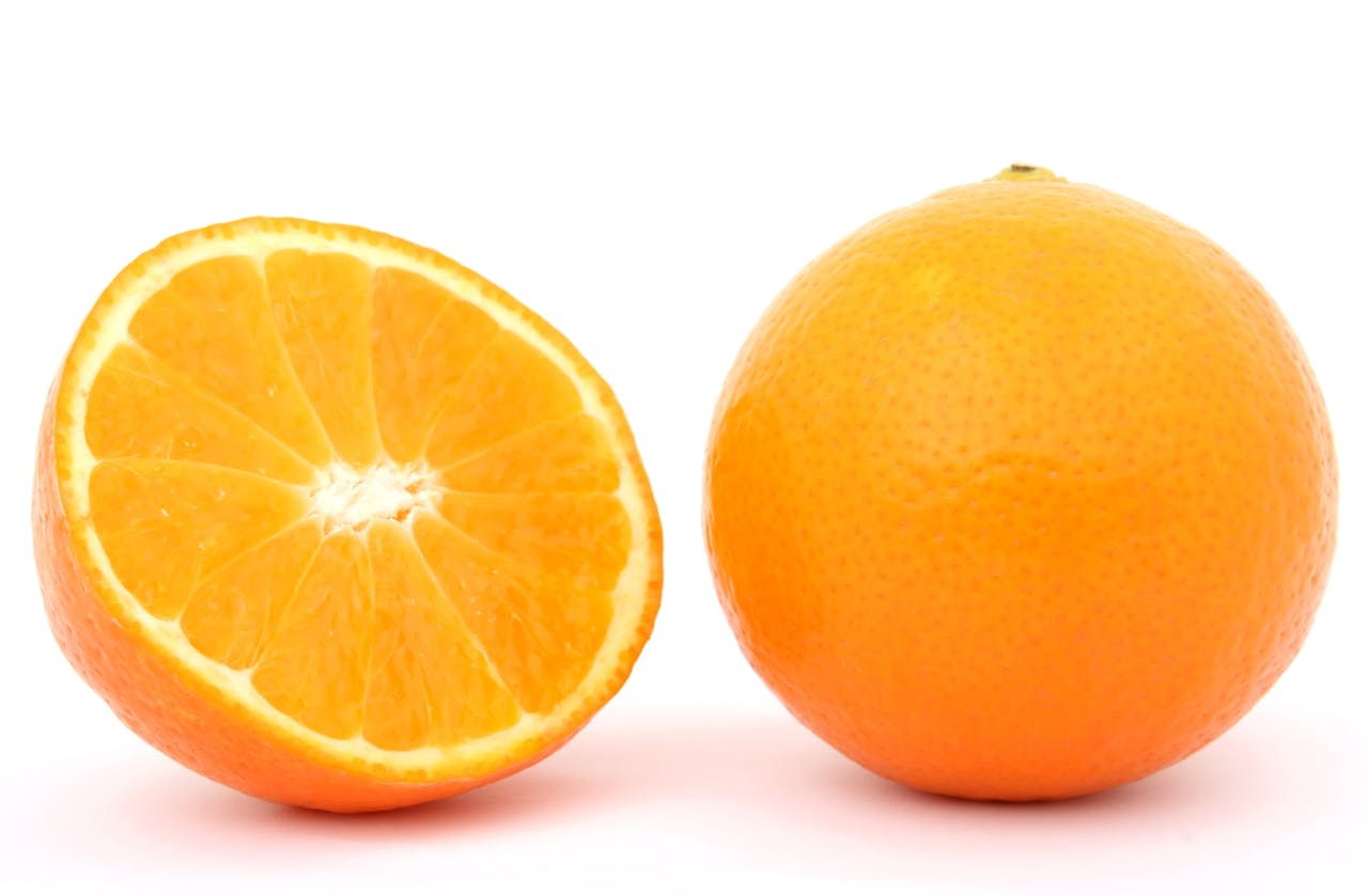 Bağışıklığı Güçlendiren Doğal 12 Yöntem 2 Portakal ve turunçgiller C vitamini açısından zengindir
