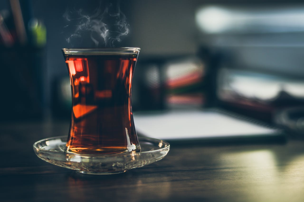 Anti-Aging Beslenme: Yaşlanmayı Geciktiren 15 Süper Besin 5 Yeşil çay EGCG polifenolü ile anti-aging içeceğidir
