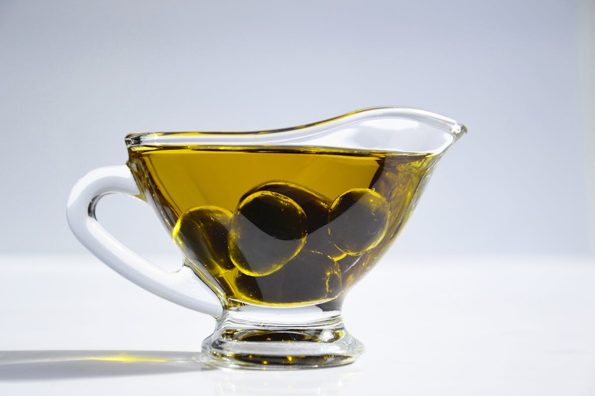 Safra Kesesine Ne İyi Gelir? Safra Taşı ve Kese Ağrısına Çözüm Safra kesesi için zeytinyağı